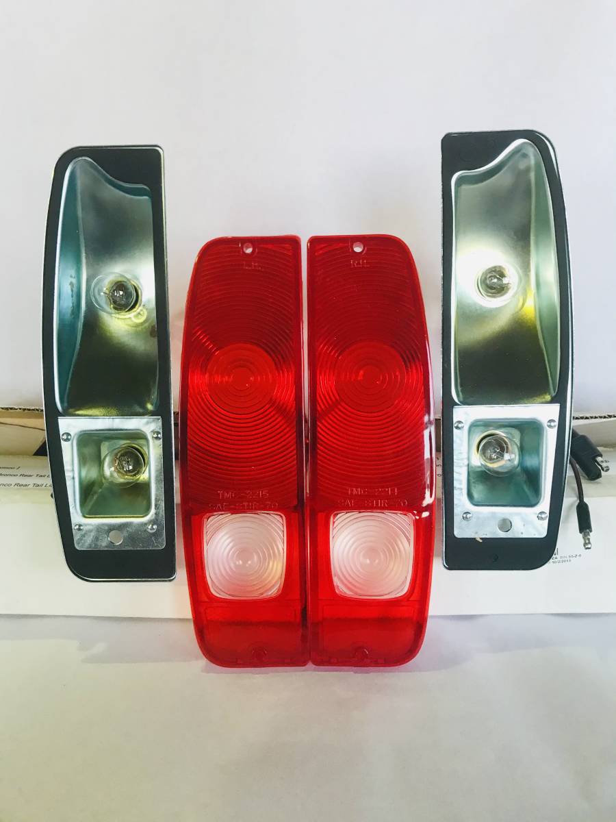 即納 66-77 フォード アーリーブロンコ テール 一式 F-13435-2A_1