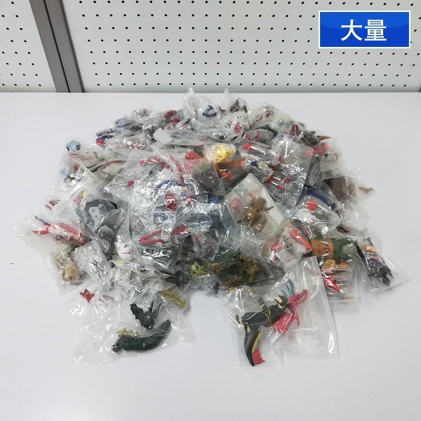 mBD650b [大量] ウルトラマン 怪獣 ミニフィギュア ダダ 他 / ガシャポン | L
