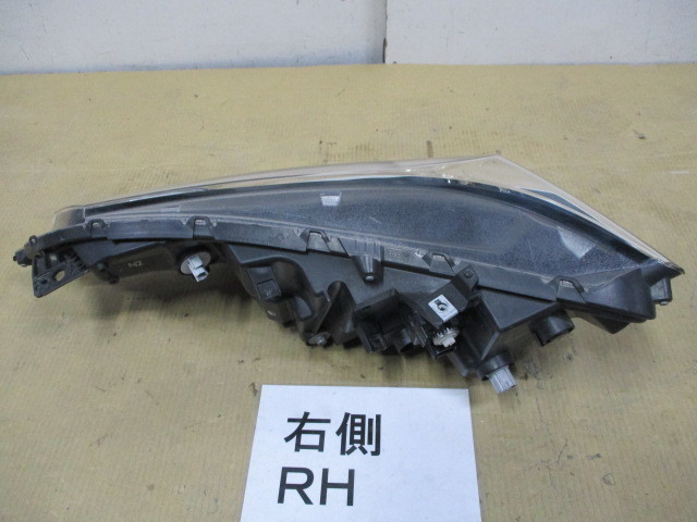 ホンダ フィット GK3 / GK4 / GK5 右 ヘッドランプ ヘッドライト 33100