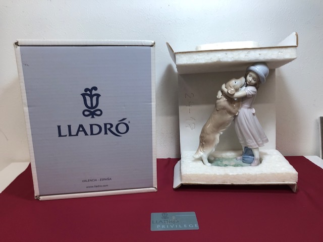 リヤドロ 待ってたよ! 犬 | リヤドロ公式オンライン LLADRO 『犬と少女
