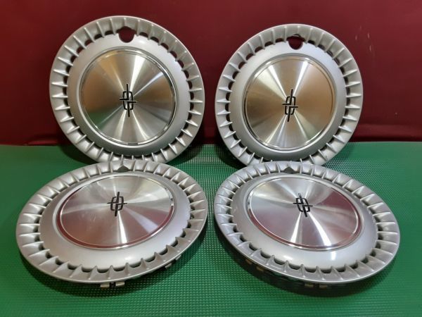 B76●日産 セドリック 純正 ホイールキャップ 4枚 美品 訳あり セダン ワゴン Y30 Y31 40315 IP300