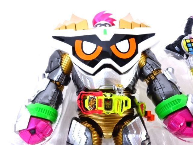 068s○S.H.フィギュアーツ 仮面ライダーエグゼイド マキシマムゲーマー
