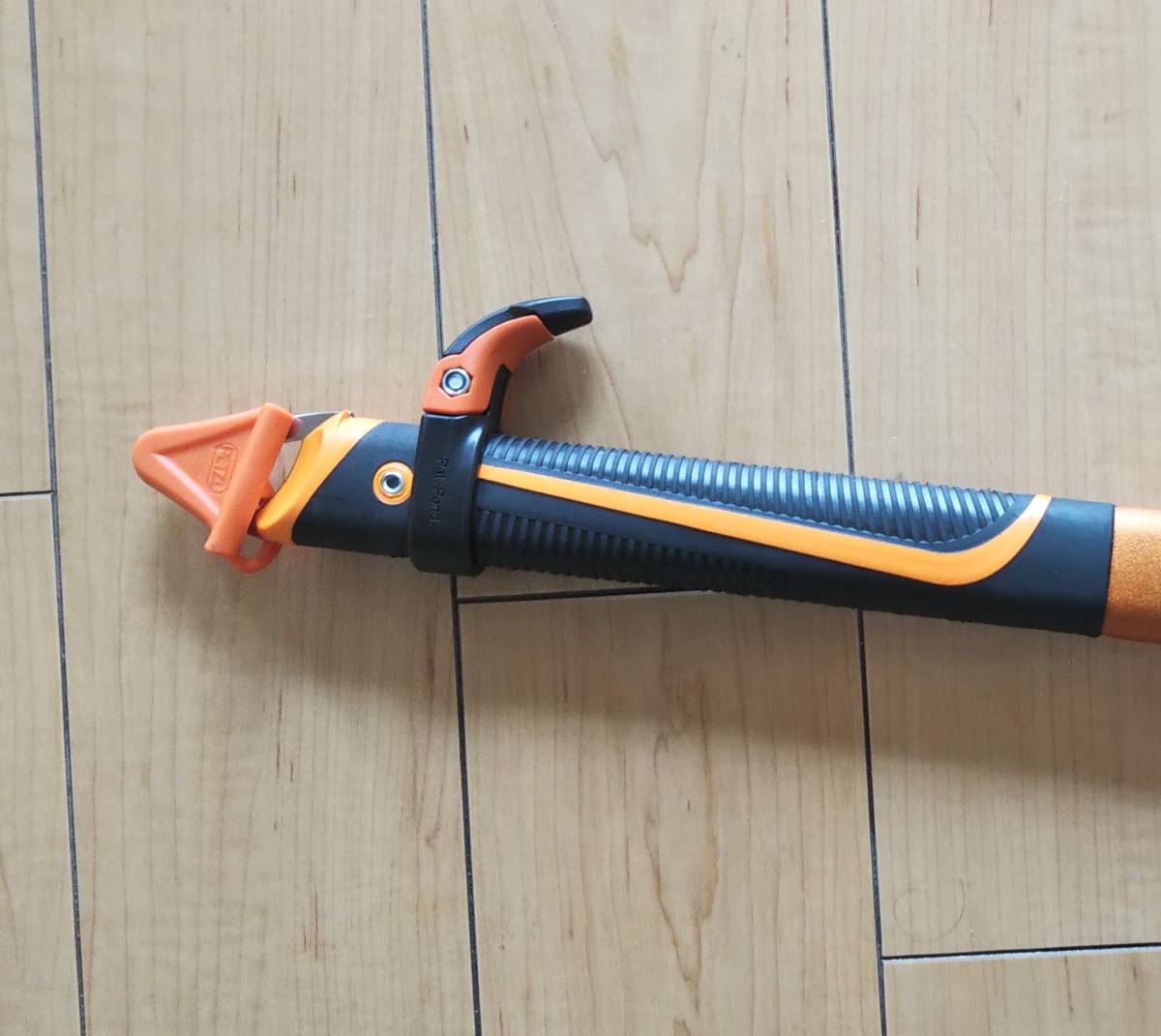 Petzl サミットエボ U14B アイスアックス トリグレスト フリーロック付 