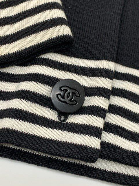 シャネル　CHANEL 黒白　ボーダー　アンサンブル　カーディガン　半袖カットソー　トップス　ヴィンテージ　美品　ココボタン ツインニット ニット ボーダー シャネル P19237V01073 02P ボーダー（ブランドシャネル）（トップス｜レディース