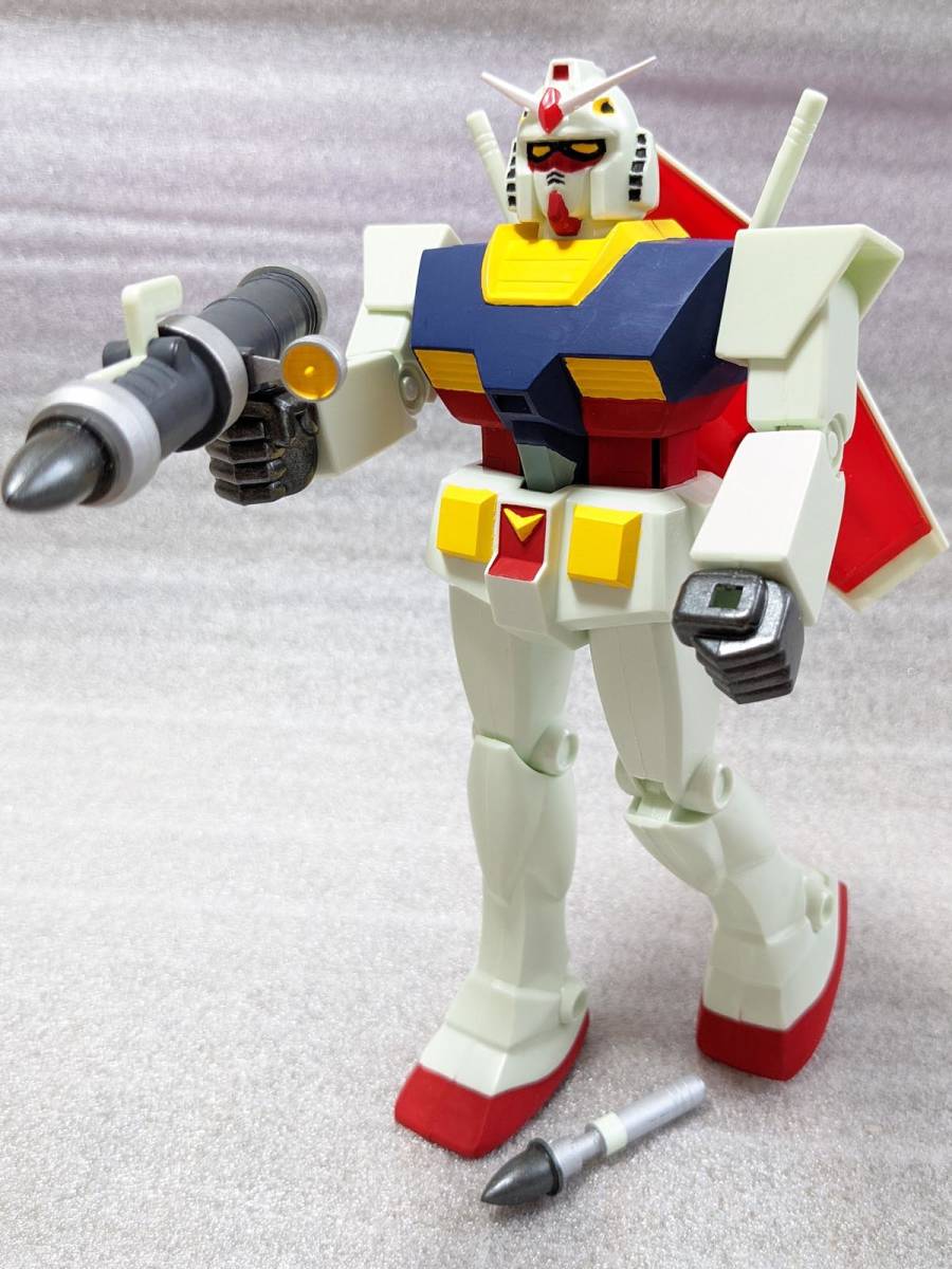 当時物 ガンプラ 旧キット 1 100 機動戦士 ガンダム Rx 78 塗装済 完成品 バンダイ 旧マーク 完成品 売買されたオークション情報 Yahooの商品情報をアーカイブ公開 オークファン Aucfan Com