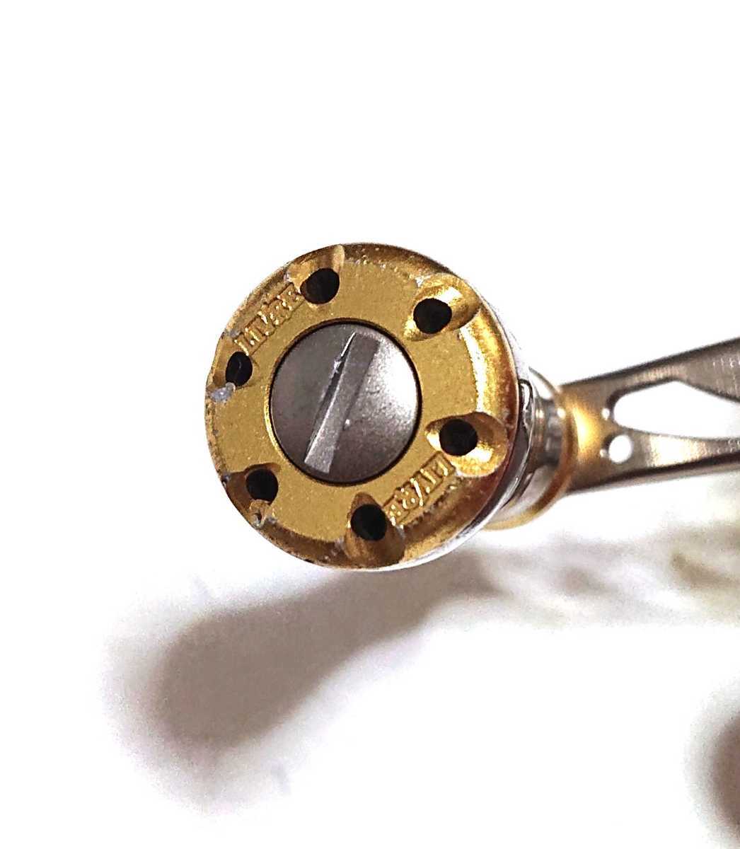 LIVREウイング100と34サーティーフォーリールスタンド WING 100