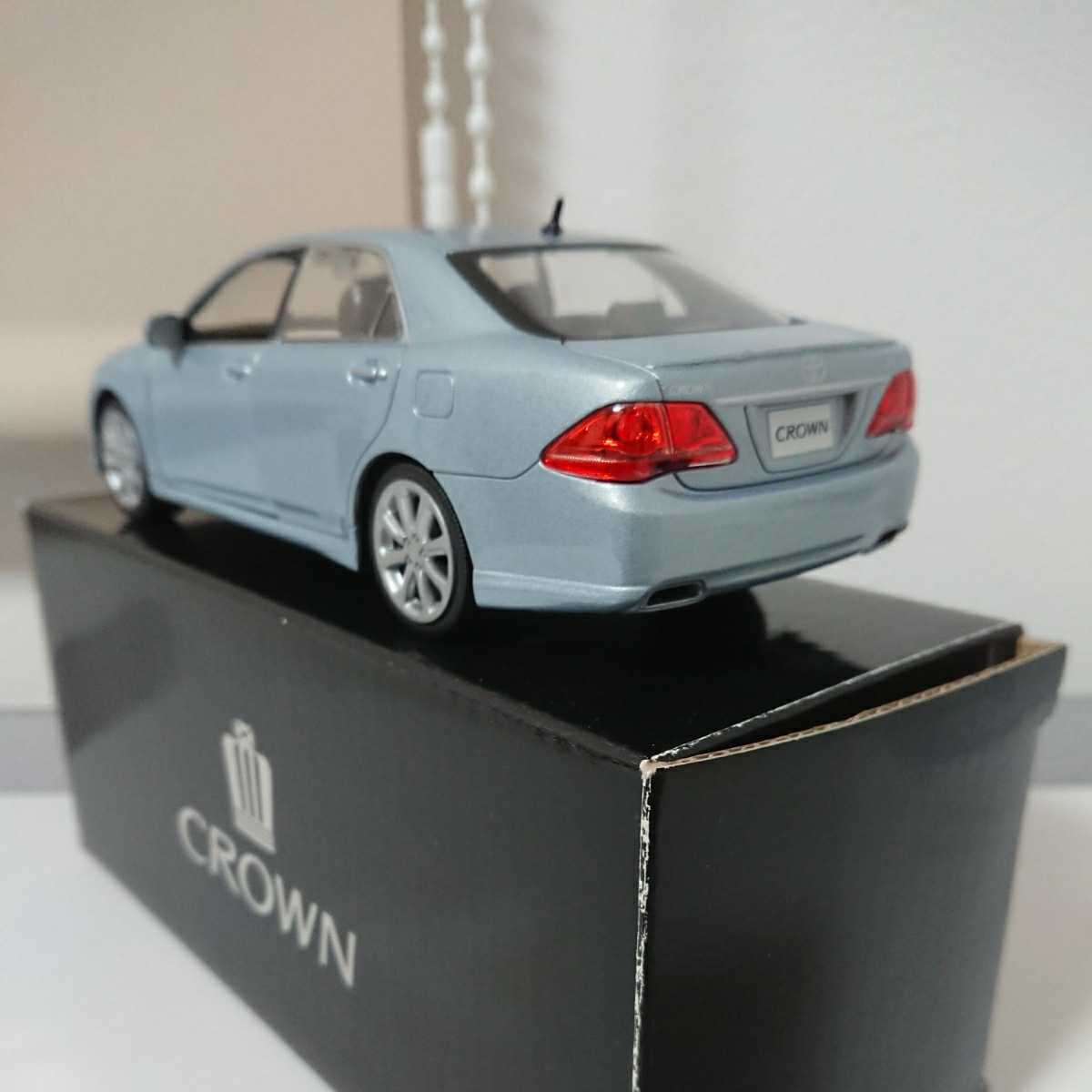 トヨタ 非売品 クラウン アスリート 1/30 カラーサンプル ミニカー