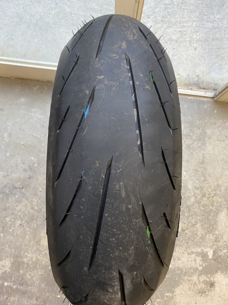【中古】ブリヂストン バトラックス ハイパースポーツ S２２（BRIDGESTONE BATTLAX HYPERSPORT S22）前後 S22 ブリヂストン BATTLAX S23 S22120 ハイパースポーツS22