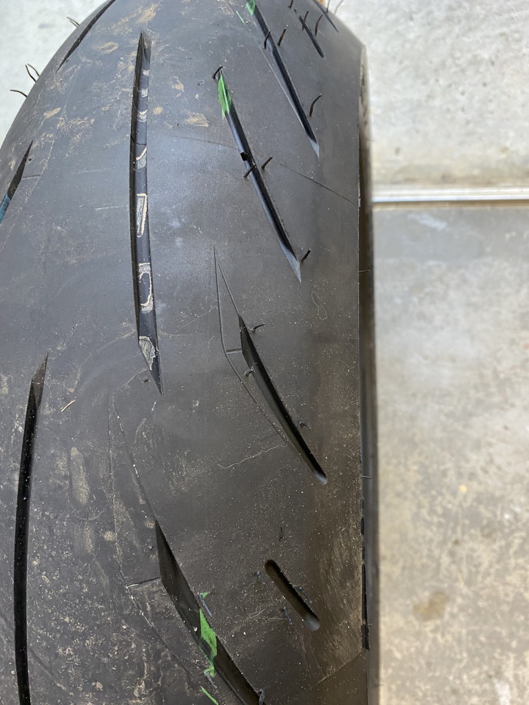 【中古】ブリヂストン バトラックス ハイパースポーツ S２２（BRIDGESTONE BATTLAX HYPERSPORT S22）前後 S22 ブリヂストン BATTLAX S23 S22120 ハイパースポーツS22