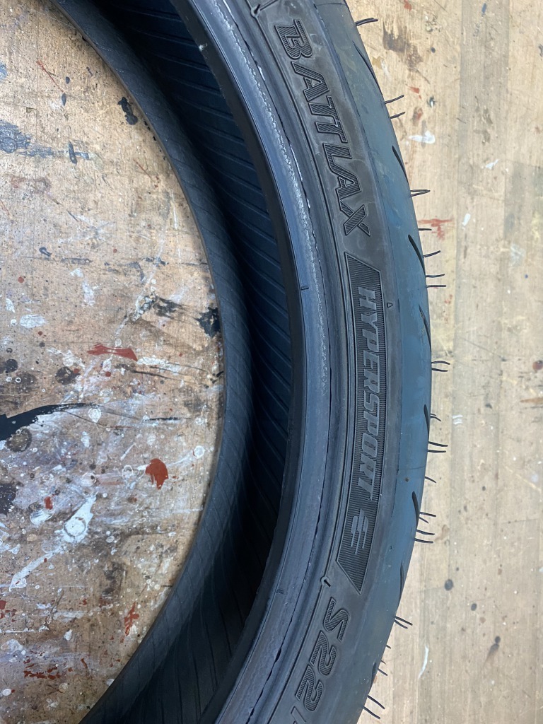 【中古】ブリヂストン バトラックス ハイパースポーツ S２２（BRIDGESTONE BATTLAX HYPERSPORT S22）前後 S22 ブリヂストン BATTLAX S23 S22120 ハイパースポーツS22