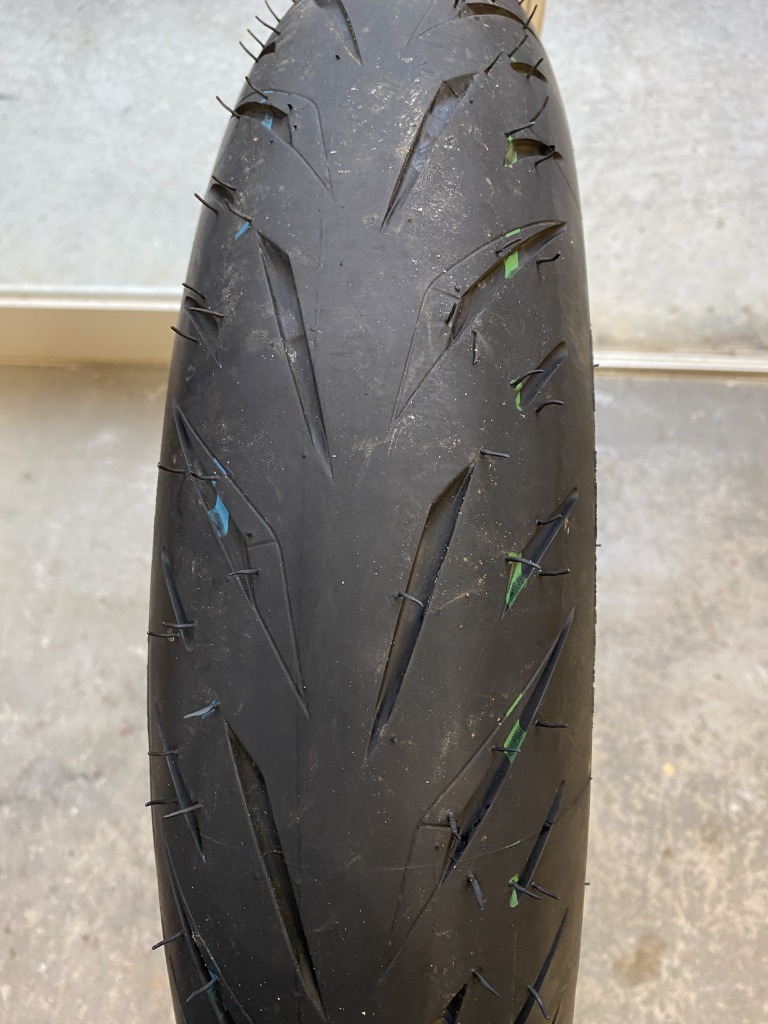 【中古】ブリヂストン バトラックス ハイパースポーツ S２２（BRIDGESTONE BATTLAX HYPERSPORT S22）前後 S22 ブリヂストン BATTLAX S23 S22120 ハイパースポーツS22