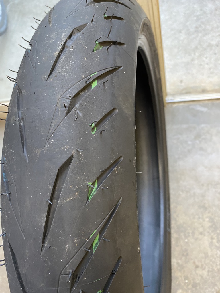 【中古】ブリヂストン バトラックス ハイパースポーツ S２２（BRIDGESTONE BATTLAX HYPERSPORT S22）前後 S22 ブリヂストン BATTLAX S23 S22120 ハイパースポーツS22