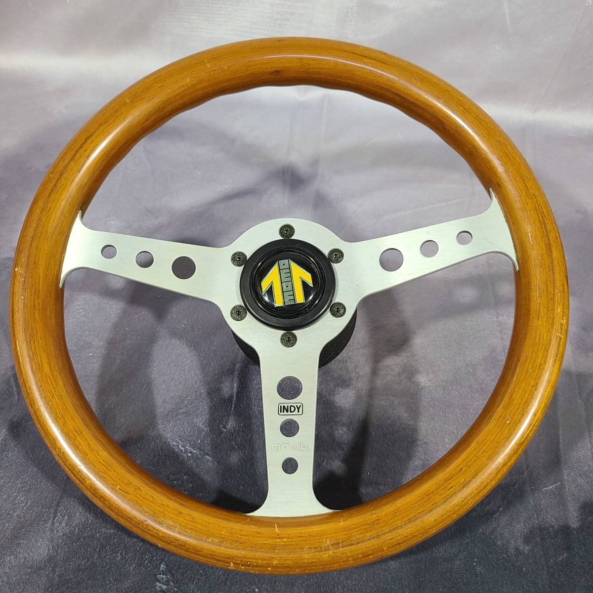 INDY MOMO ウッドステアリング ステアリング 車 ウッド モモウッド