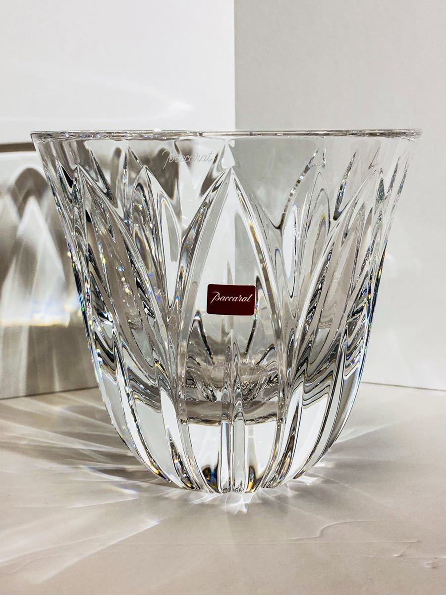 【バカラ　Baccarat】ネフェルティティ　花瓶　フラワーベース 在庫豊富 Baccarat クリスタル フラワーベース 「Nefertiti