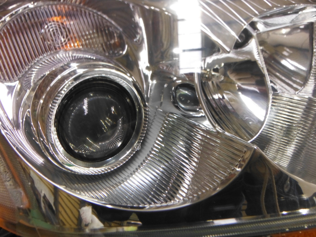 トヨタアベンシスAZT250 HIDヘッドライトセット