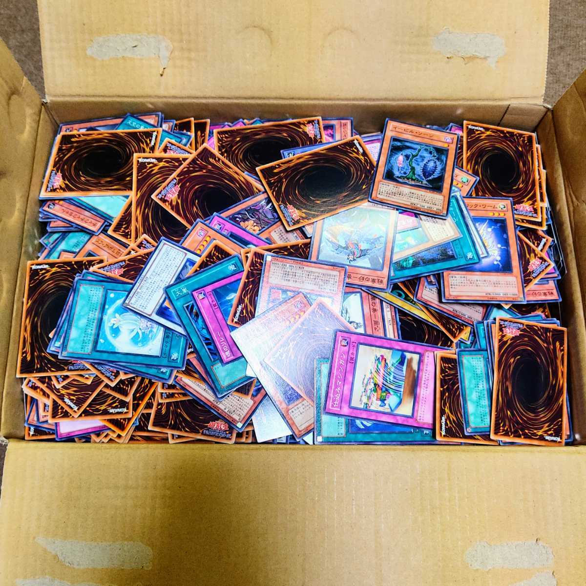 遊戯王 ノーマル、字レア8000枚まとめ売り！ 遊戯王 まとめ売り