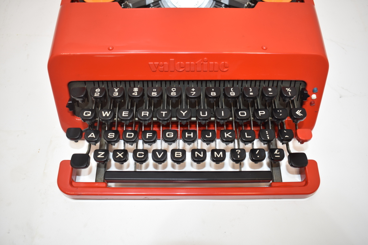 タイプライター Valentine オリベッティ valentine olivetti 手動 