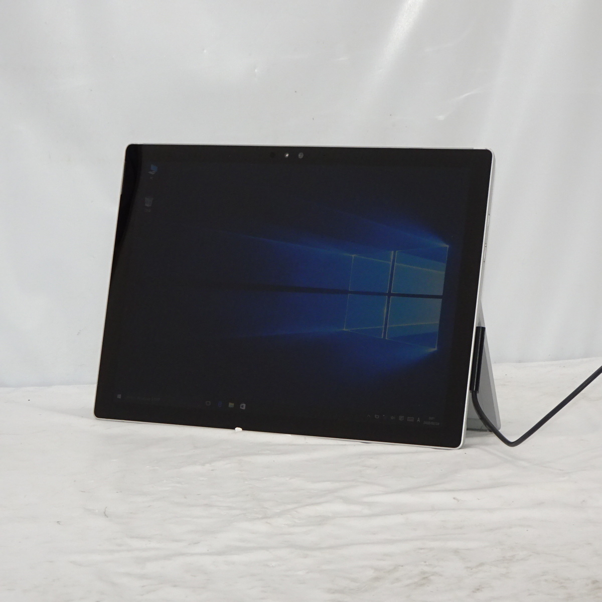 週末値下げ！SurfaceGO 　Microsoft　【ジャンク】 1円～ 【ジャンク】Microsoft Surface Pro Core i5-6300U 2.4GHz/4GB