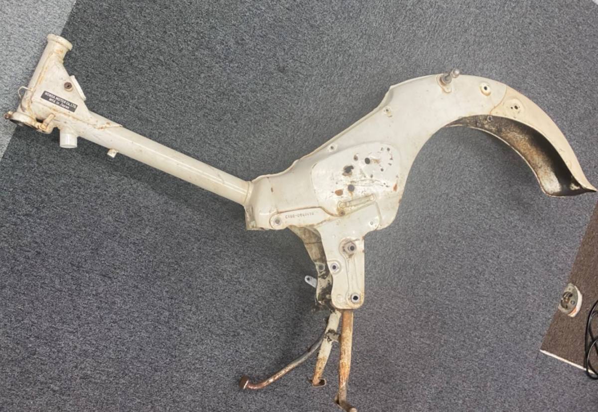 A5055 HONDA C100 C102 C105 カブ　スーパーカブ　純正品当時物　メインフレーム　オリジナル塗装　白　書類付き