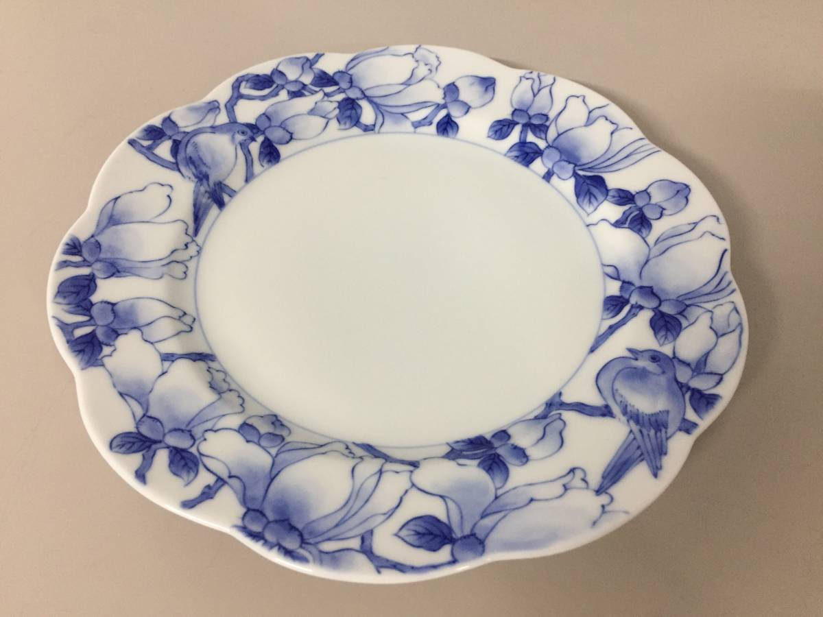深川製 染付 木蓮 ケーキ皿 直径 約20cm 宮内庁御用達 染付 木蓮 ケーキ皿 直径 約20cm 宮内庁御用達 | 未使用品深川製