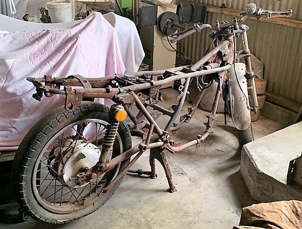 KH250 カワサキ 完全ジャンクKAWASAKI 部品取り書なし(カワサキ KH400