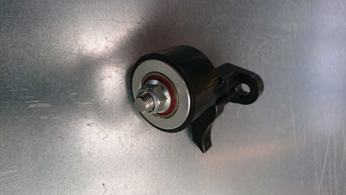 GPZ900R用 ナイトロ ドライブチェーン ローラースライダー(カラー欠品)