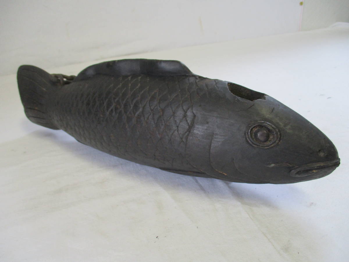 ◇TA5090◇自在鉤部材/鯉の図/木製/横木 最小限の彫り込みで魚を模した 