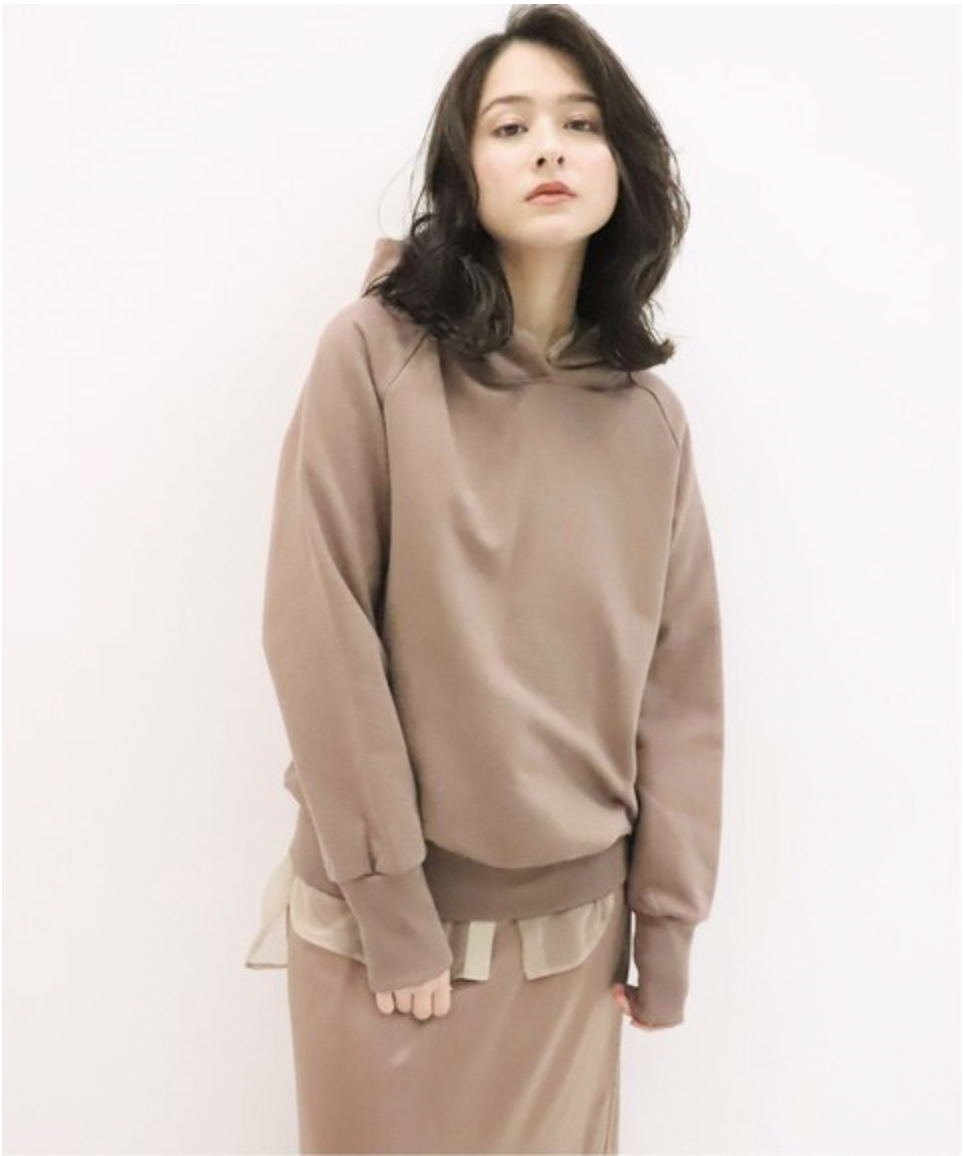 U by Spick and Span コンパクトフードパーカー◆ U by SPICK & SPAN コンパクトフードパーカー ブラウン ピンクベージュ