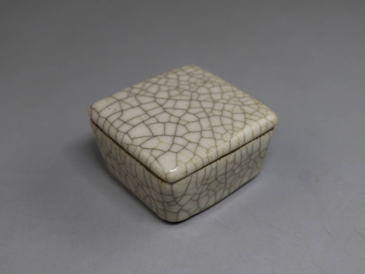 清朝期 哥釉香合 蓋物 箱付き 唐物 中国美術 c09221 ⁄ 文化遺産