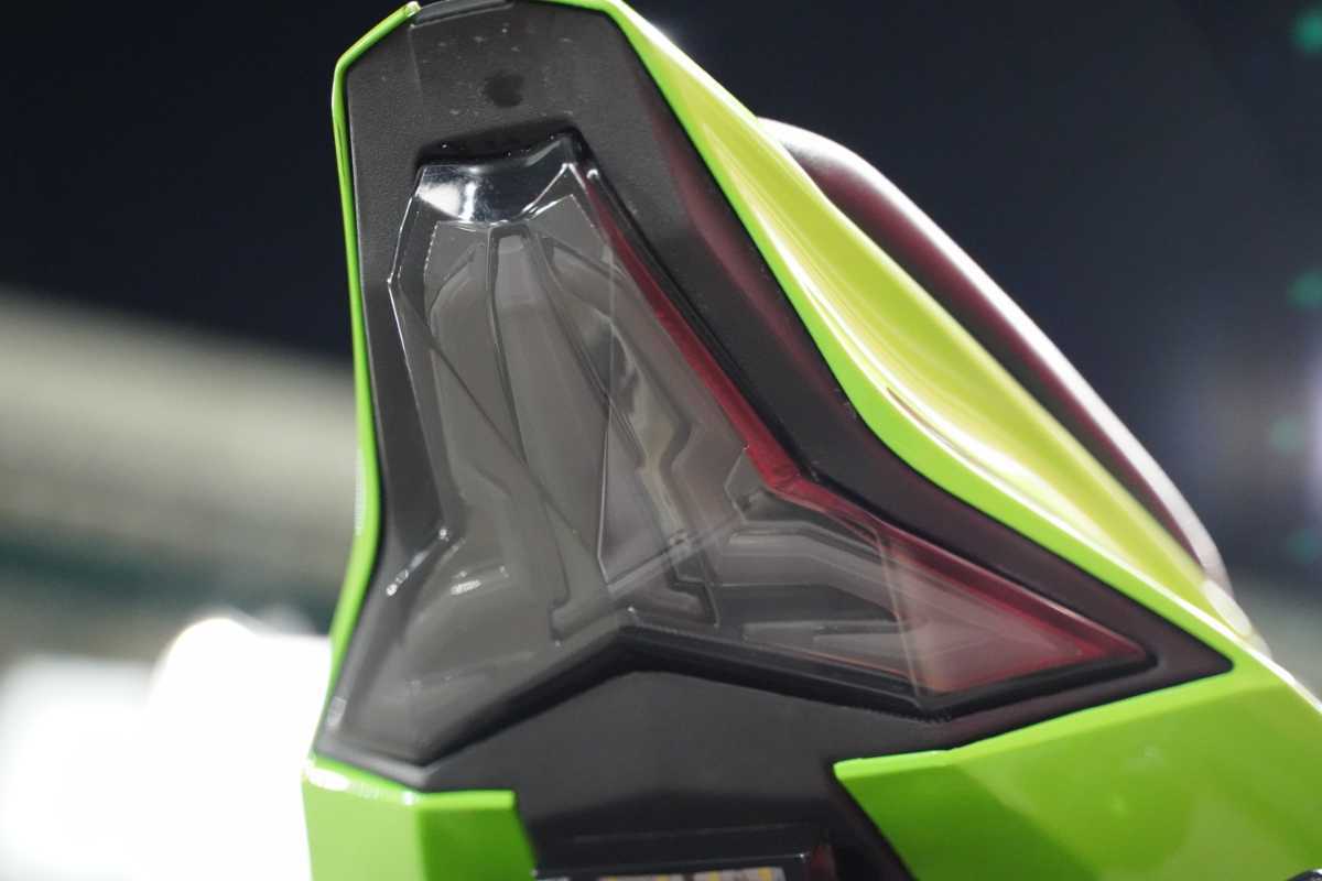 ランプ kawasaki ZX25R NINJA250 NINJA400 ZX10R ZX6R テールライト