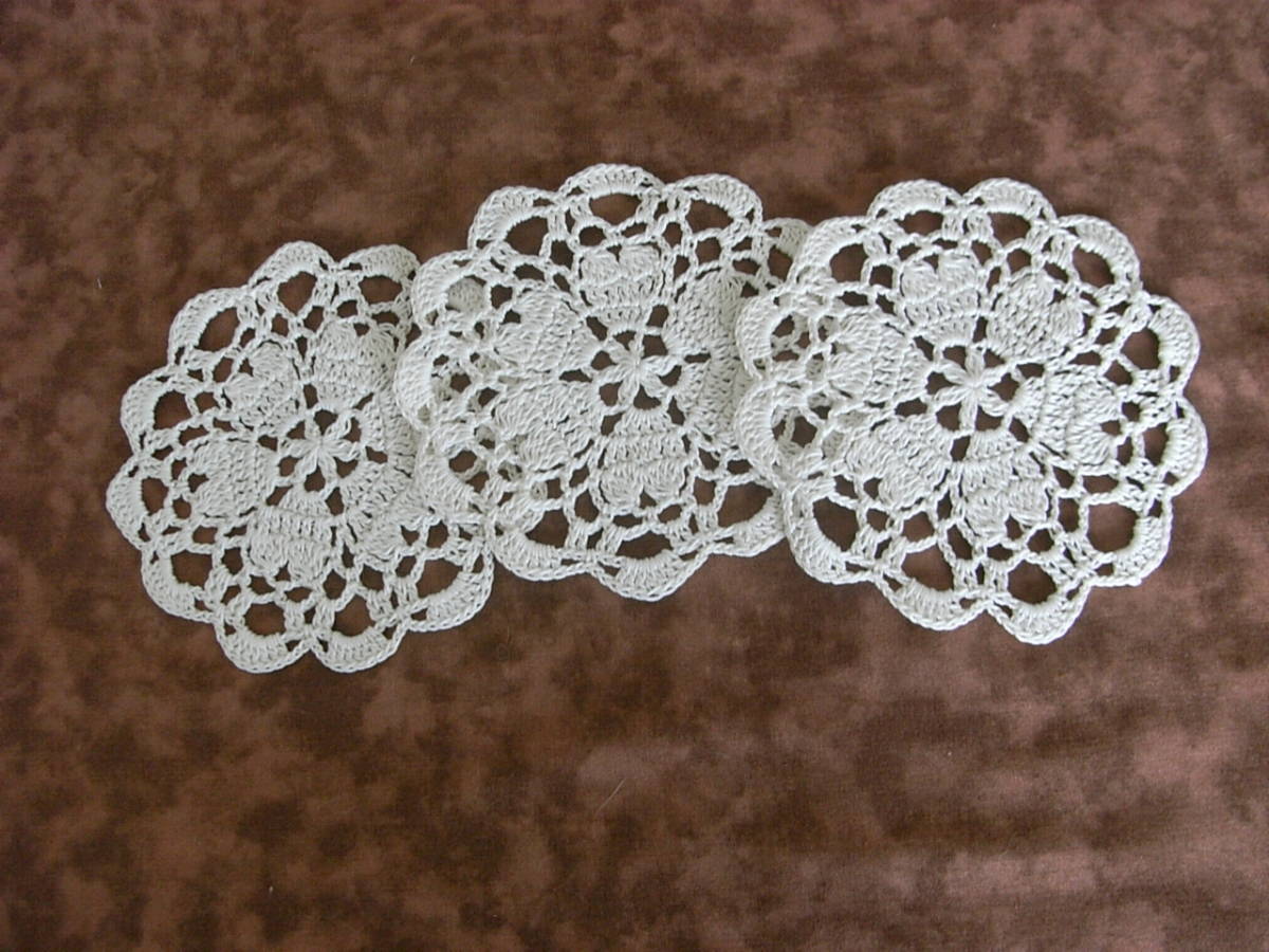 ハンドメイドレース編み コースター３点 ２の生成り 完成品 売買されたオークション情報 Yahooの商品情報をアーカイブ公開 オークファン Aucfan Com