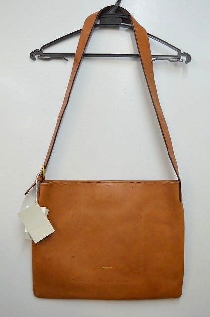 新品未使用 Hender Scheme エンダースキーマ twist buckle bag M 