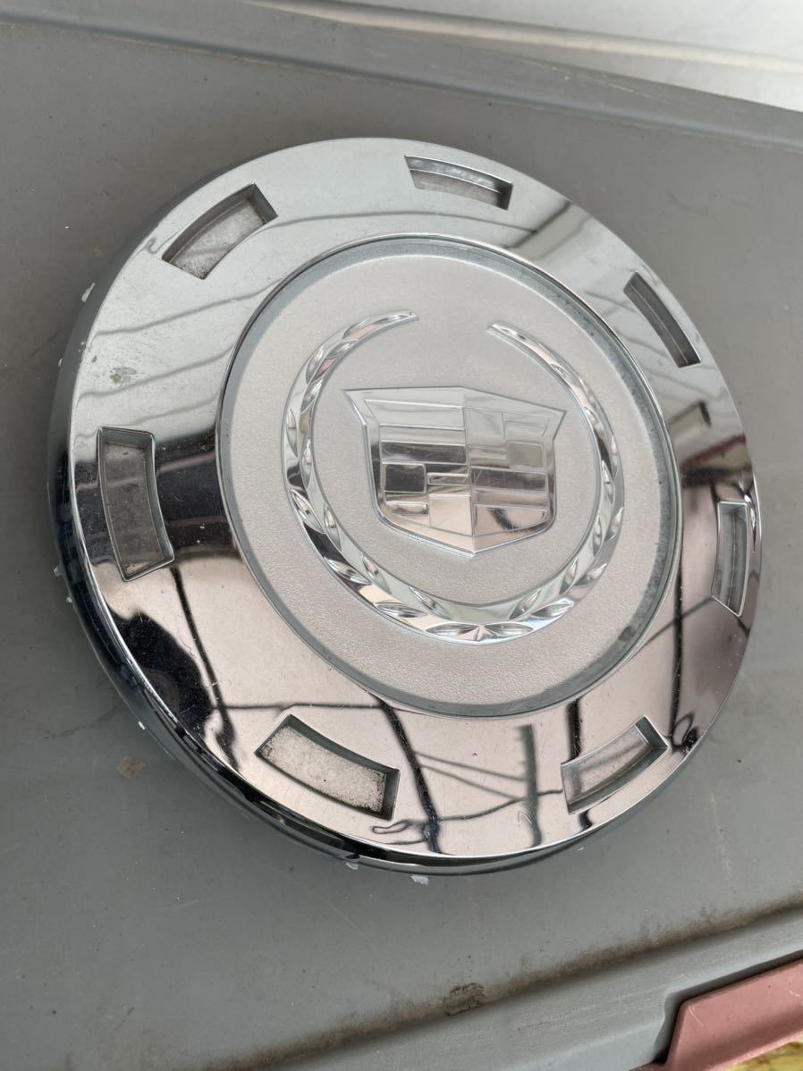 保管品S5725】GM 純正 キャデラック エスカレード ホイールセンターキャップ 9596649 キャデラック　純正　ホイール　キャップ　センター　GM 22インチ