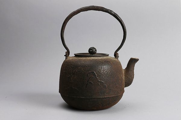 鉄製 茶釜 鼻春斉 鉄製 茶釜 鼻春斉 【公式通販】