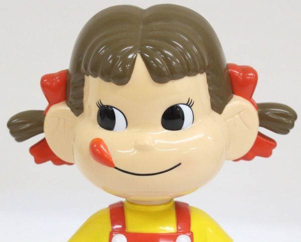 TS＊ 不二家 ペコちゃん 首振り人形 茶色台座 非売品 セブンイレブン