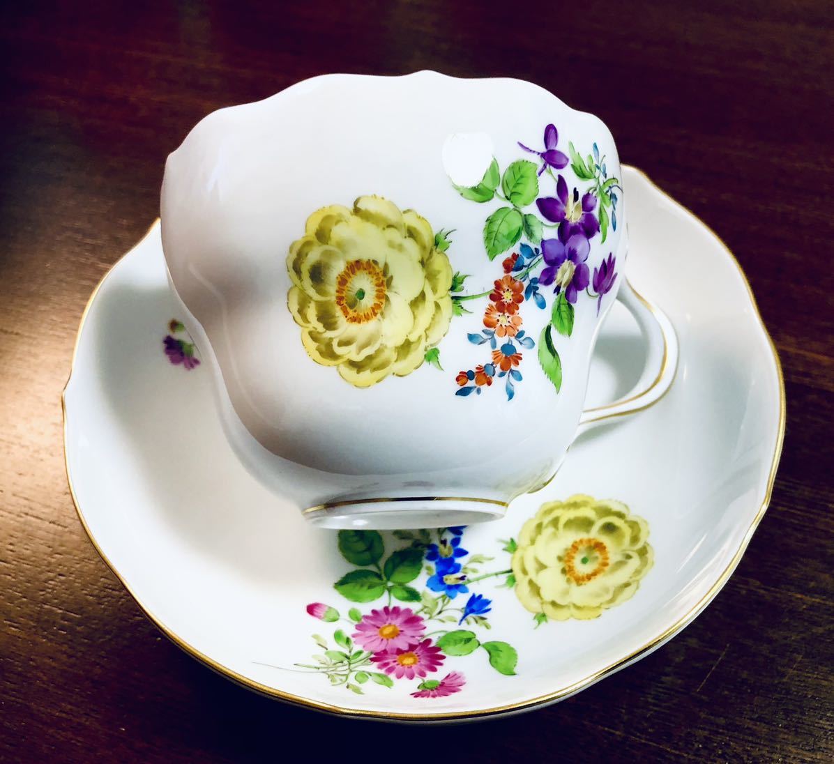全国無料，品質保証 マイセン 三つ花 コーヒーカップ＆ソーサー No.285マーガレット(マイセン)｜売買されたオークション情報、yahooの商品情報をアーカイブ公開 - オークファン マイセン