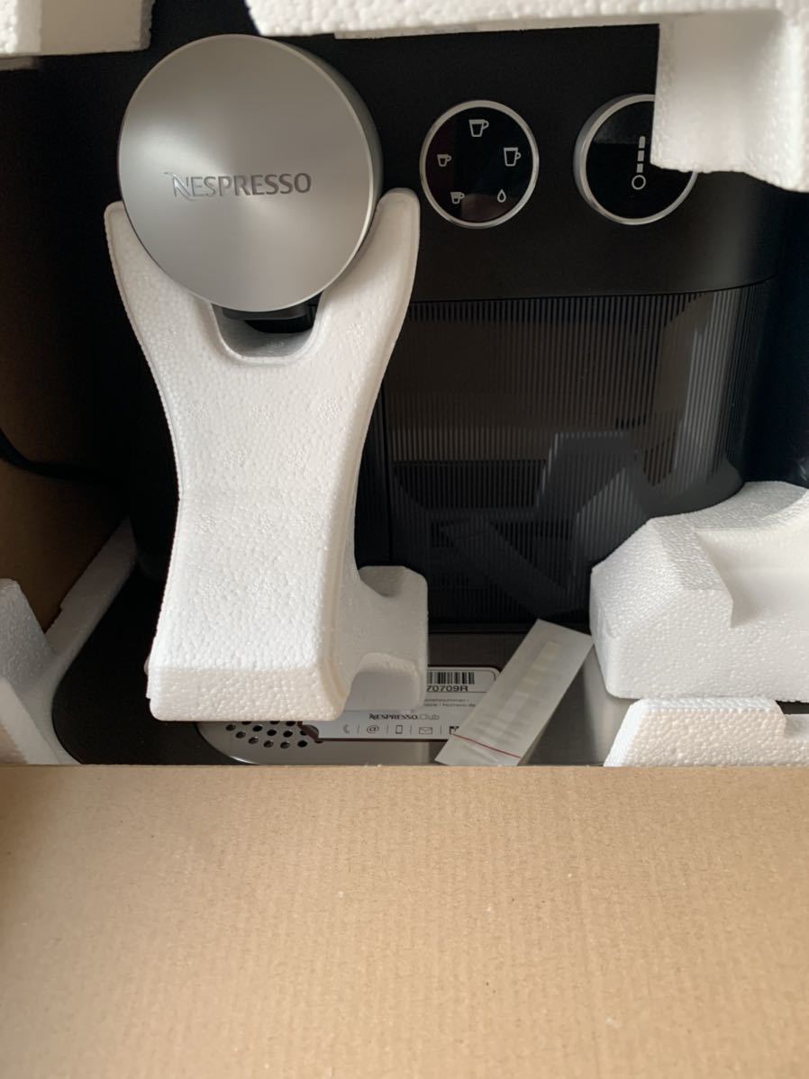 ネスプレッソ コーヒーメーカー エキスパート ブラック C80BK 【公式通販】