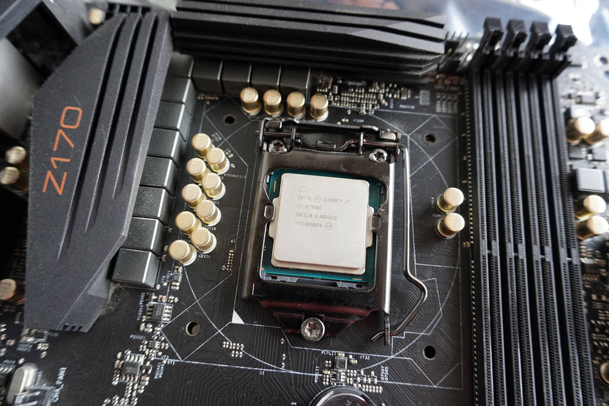豊富な，人気 【送料無料】Intel(インテル) CPU Core i7-6700K 