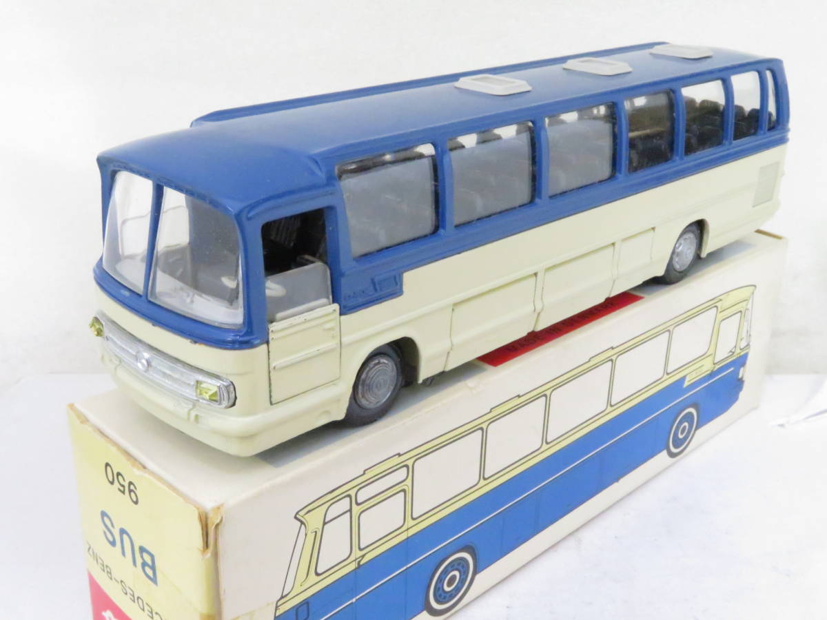 Tekno Mercedes 0302 Benz TEKNO - BUS Bus 0 MERCEDES BENZ 1:50 O