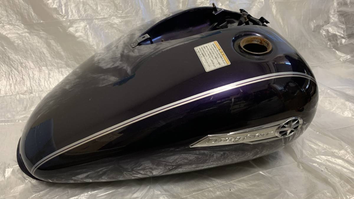 ドラッグスター1100　ガソリンタンク　凹みなし ドラッグスター1100ガソリンタンク凹みなし
