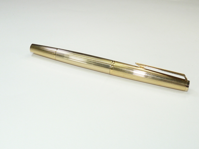  モンブラン No1246 キャップ バレル 金張 ストライプ ニブ 18Ｋ 750 EF ほぼ(モンブラン)｜売買されたオークション情報、yahooの商品情報をアーカイブ公開 - オークファン モンブラン