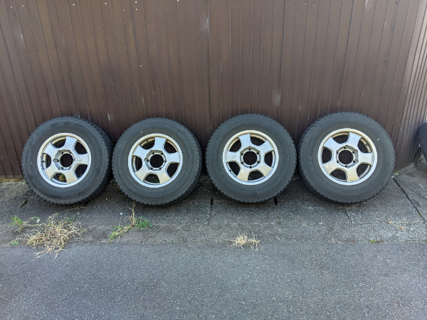 ハイエース スタッドレス ホイールセット 4本売り切り スタッドレス 