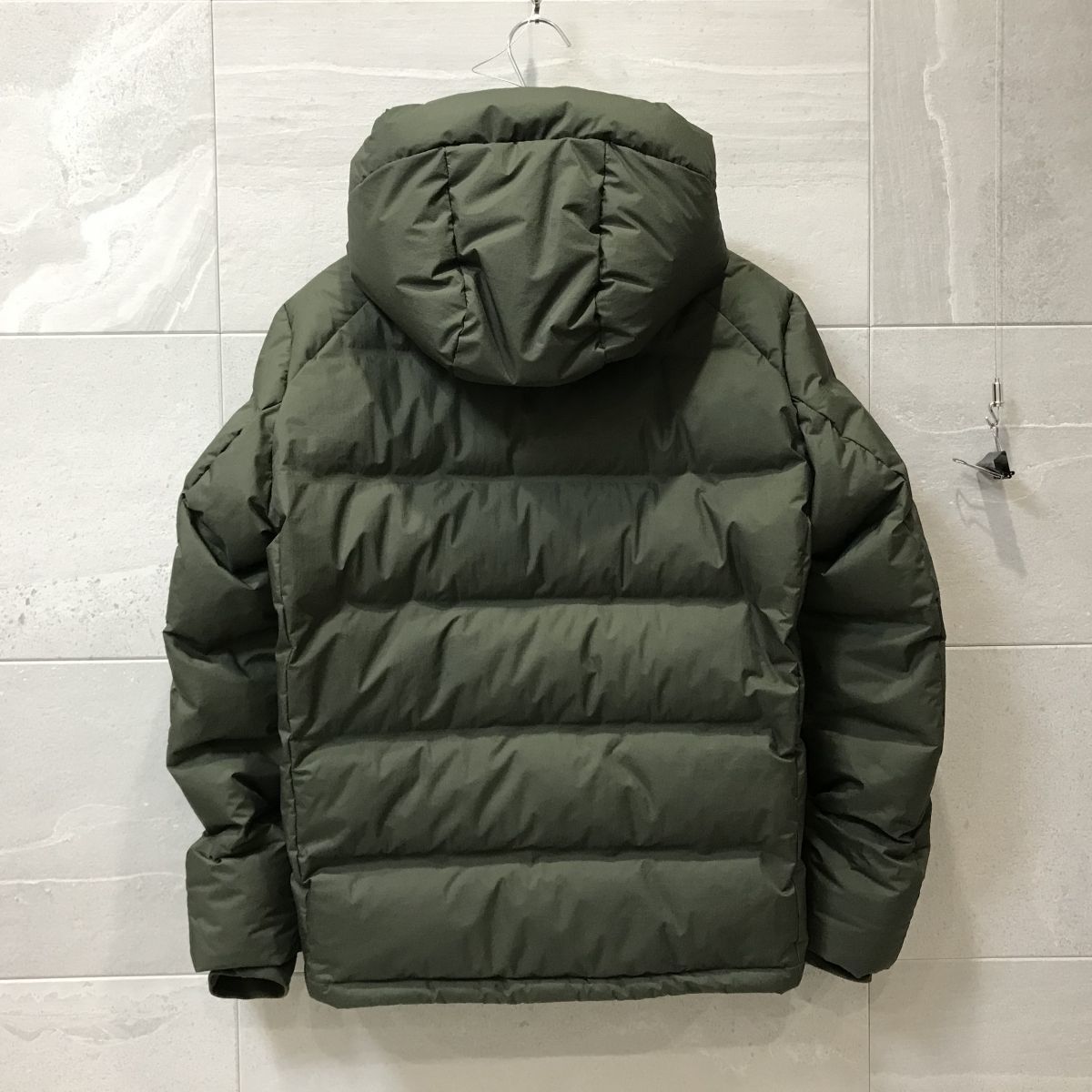 大人気カラー 美品 / UNIQLO ユニクロ / シームレス ダウン ジャケット 