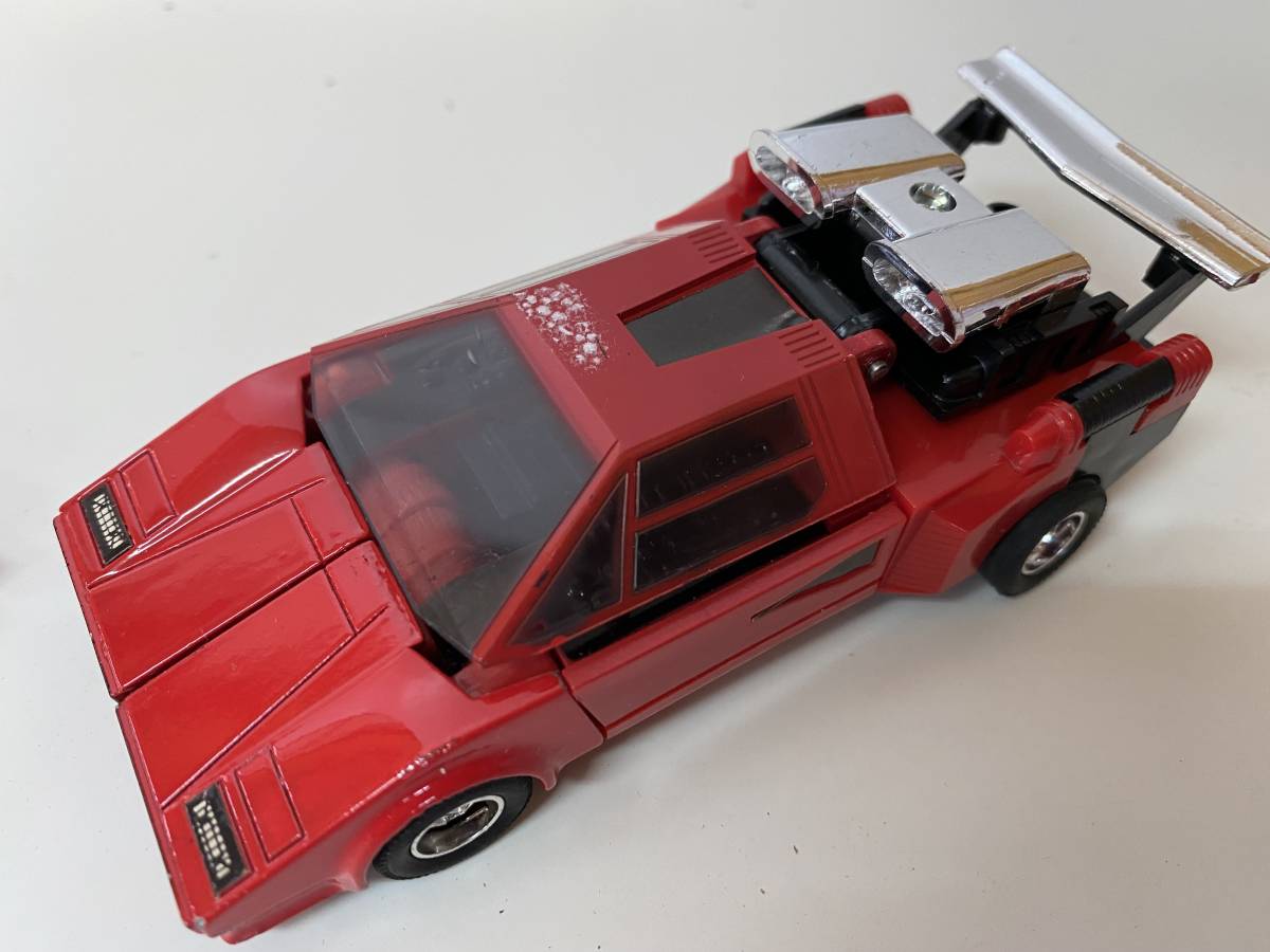 タカラ TAKARA ダイアクロン カーロボット　ランボルギーニカウンタック タカラ TAKARA ダイアクロン カーロボット ランボルギーニカウンタック