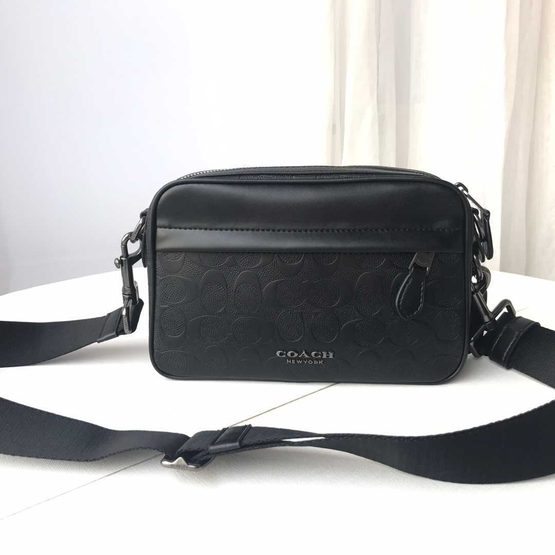 コーチ バッグ メンズCOACH ショルダーバッグ ボディバッグシグネチャー レザー グラハム クロスボディー 50713