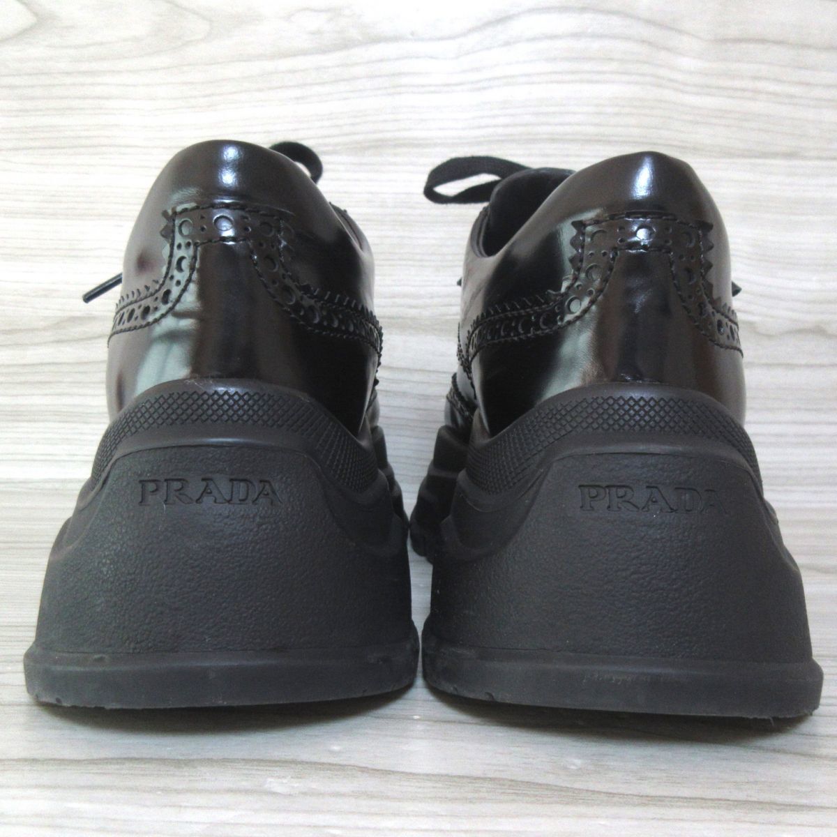 美品 PRADA プラダ ウイングチップ エナメルレザー 厚底 ダッド 