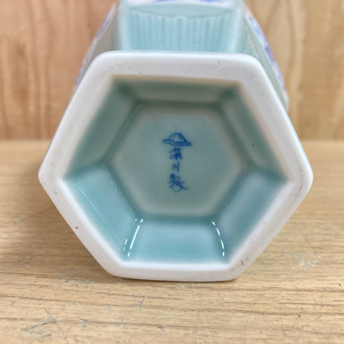 深川製磁 宮内庁御用達 花瓶 有田焼 花器 : 官窯染付 花鳥紋百合に雀 