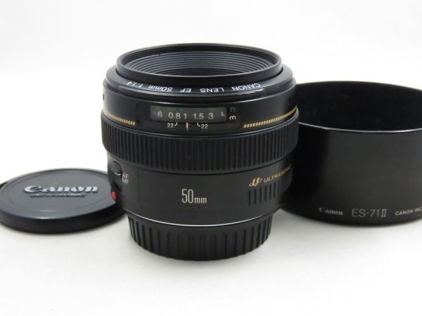 17676Z1]☆ほぼ新品級☆CANON EF 50mm F1.4 USM フード付き 一眼カメラ