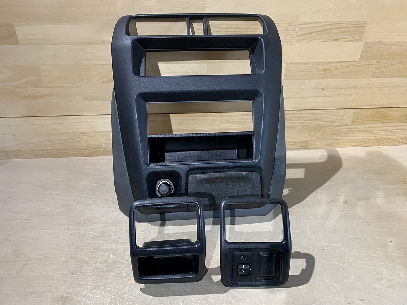 2111042】三菱 U61 U62 U71 U72 ミニキャブ クリッパー 純正  