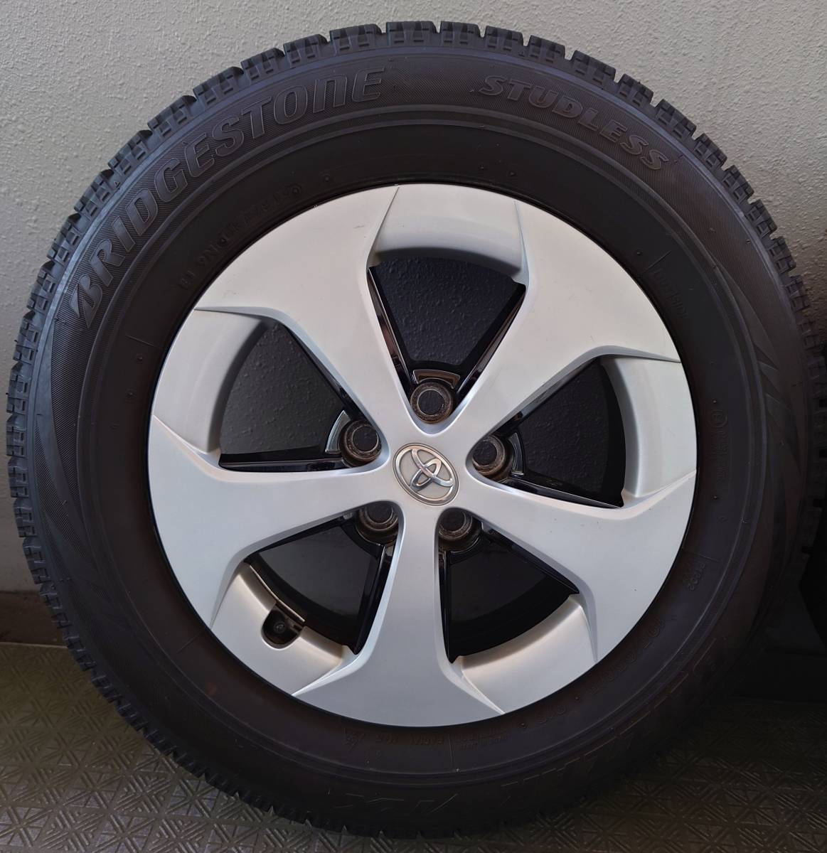 BRIDGESTONE「BLIZZAK VRX」195/65R15 プリウス ZVW30後期 純正 